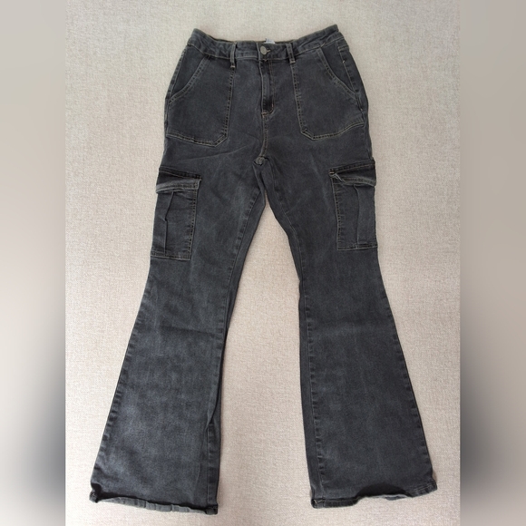 Forever 21 Denim - Forever 21 Premium High Rise Black Denim Cargo High Rise Flared Jeans Size 30